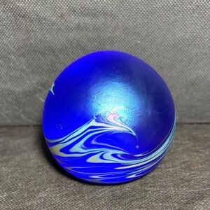 LUNDBERG STUDIOS Open Sky Waves 1990 Iridescent Glass Paperweight